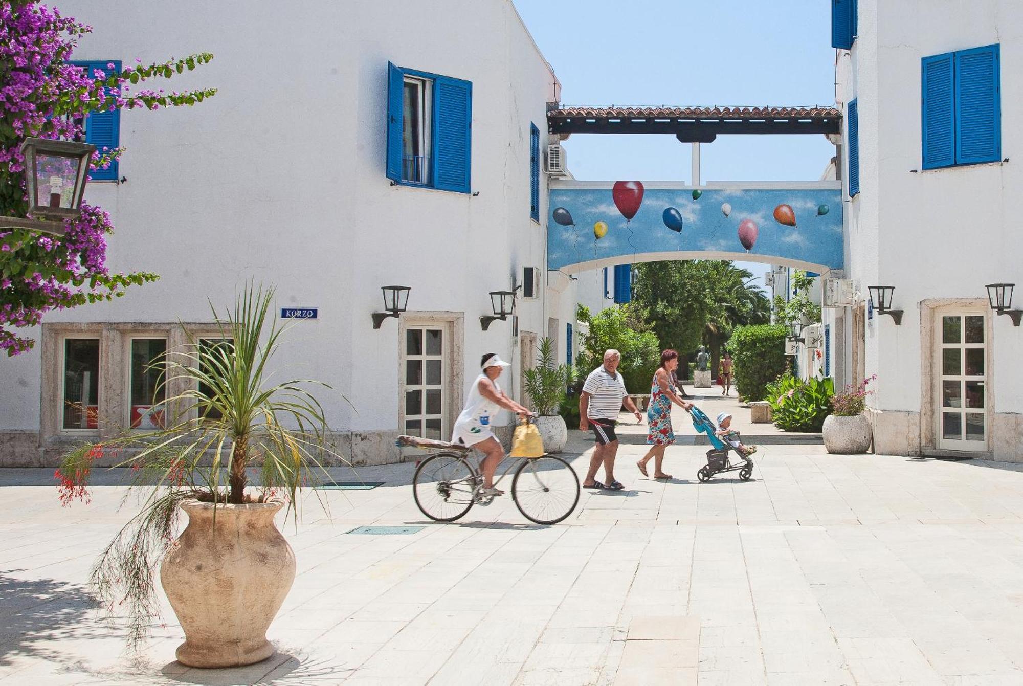 Hotel Slovenska Plaza Budva Exterior photo